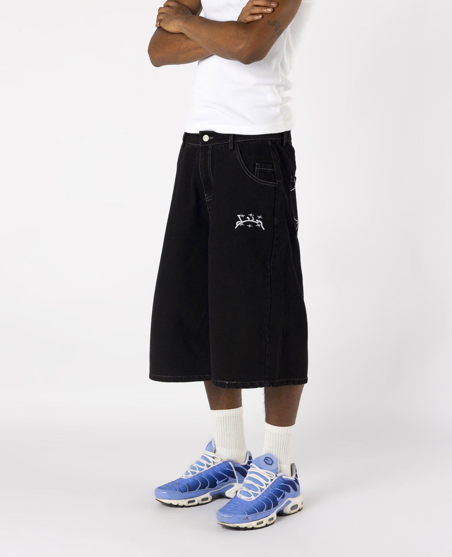 BLACK DENIM JORT