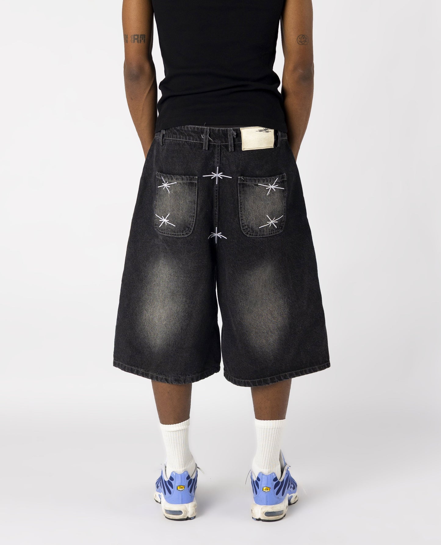 WASHED BLACK DENIM JORT