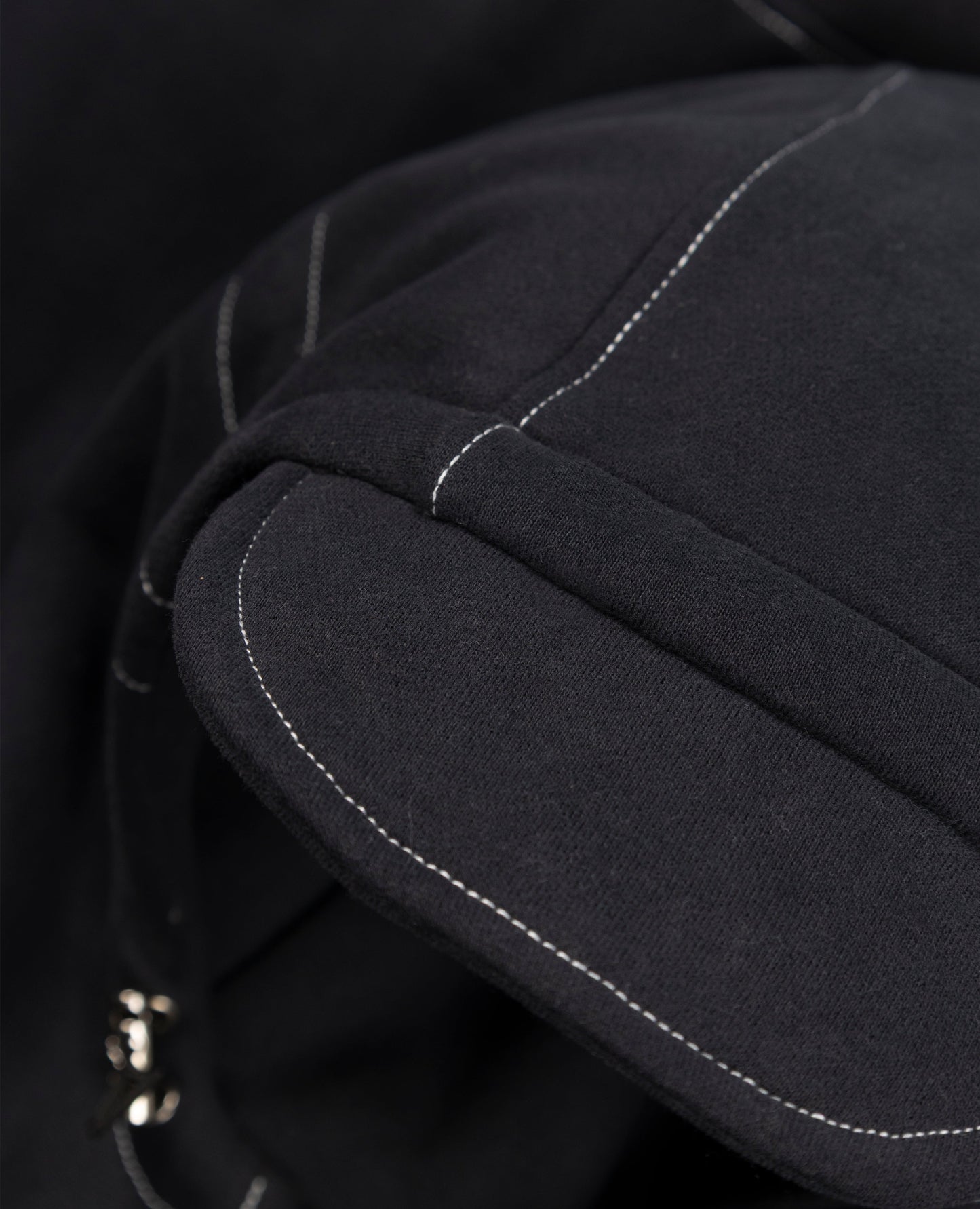 BLACK TECH ZIP